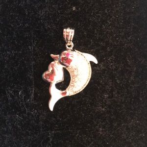 Pendant dolphin with the heart